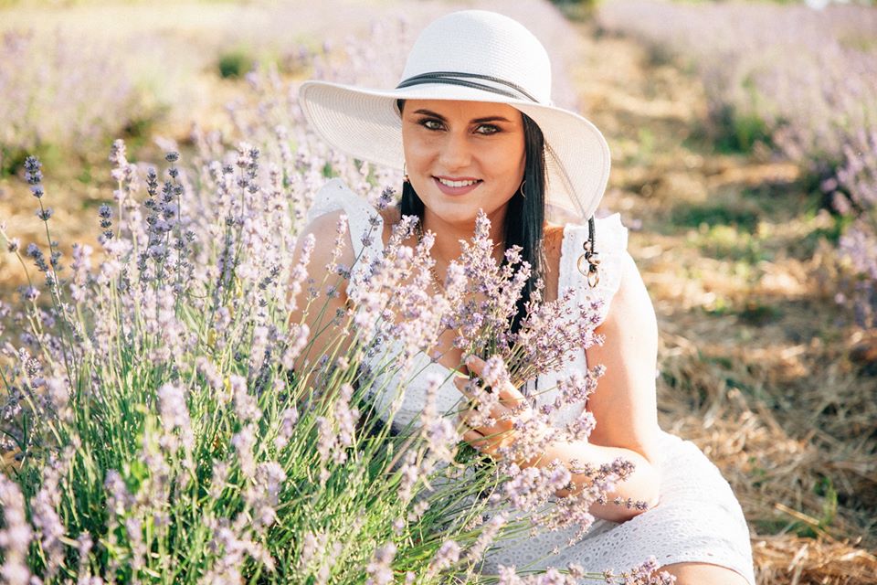Фотосесія на лавандовому полі